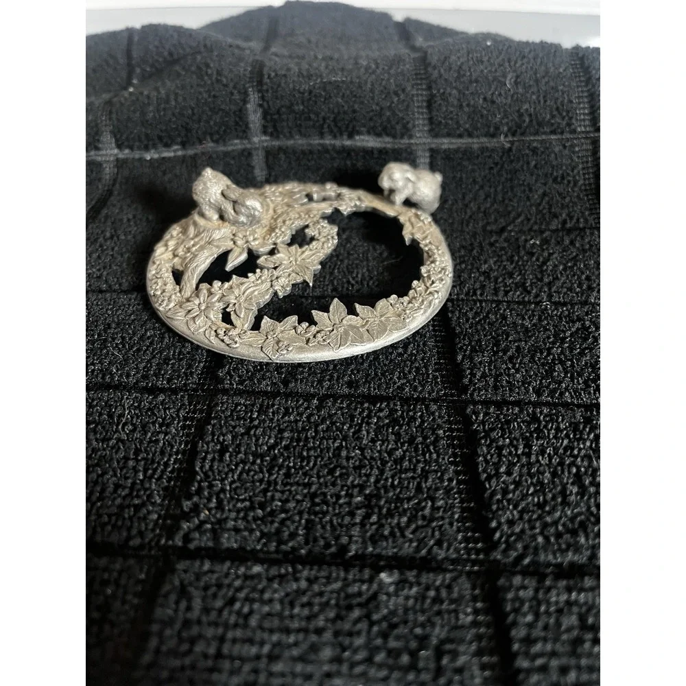1989 RAWCLIFFE PEWTER Rabbits CANDLE OR POTPOURRI TOPPER, topper only [W]
